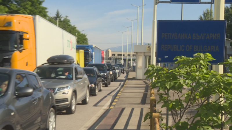 Пътуваме без COVID сертификат до Гърция, отпадат и ограниченията за влизане в Българи