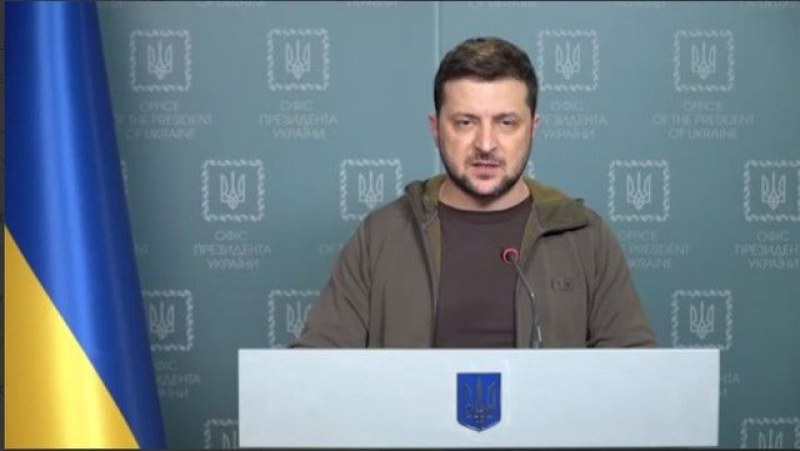 Украинският президент Володимир Зеленски премина на руски в еженощното си