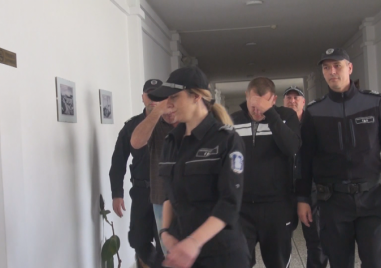 Съдът в Бургас остави в ареста двамата молдовци които обраха