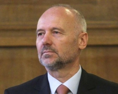 Проф. Тагарев: Ако Украйна не удържи, Путин може да стигне и до нашата граница