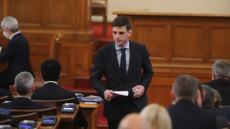 Минчев: Предоставянето на военно-техническа помощ за Украйна е тежко политическо решение