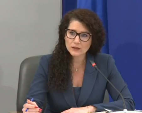 Константинова отстрани ръокводството на 