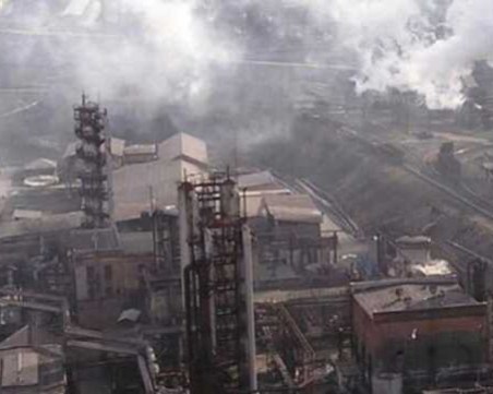 Продължават бомбардировките на 