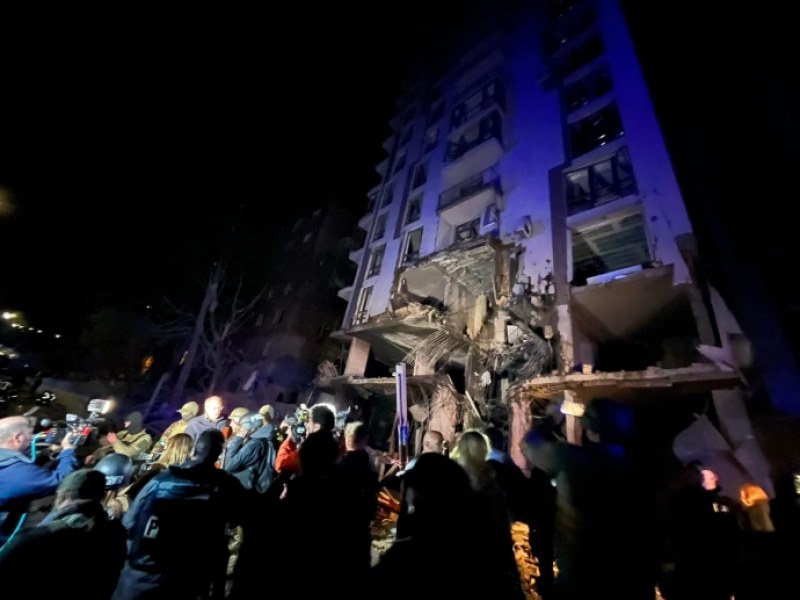 Руската армия предприе масирана въздушна атака срещу почти цяла Украйна