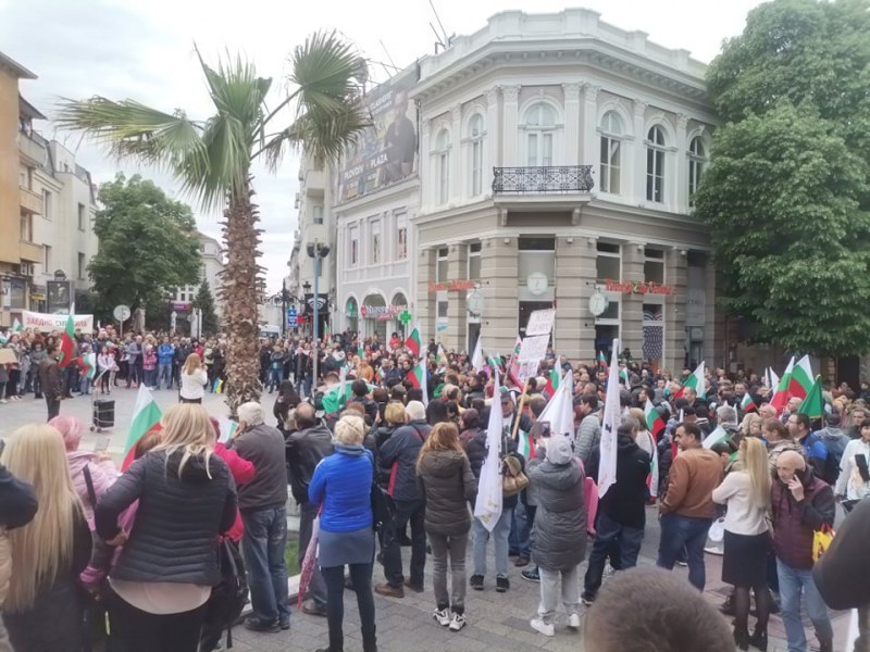 Превърна ли се протестът за неутралитет на България в политическа