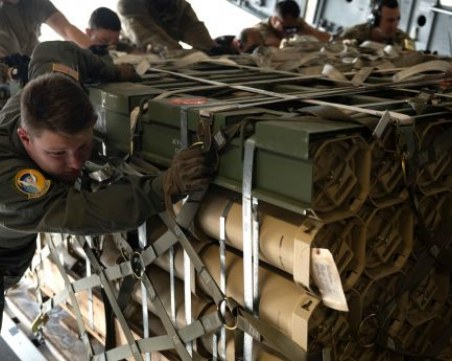 Въздушна тревога в цяла Украйна! 18 ракети са поразили обекти