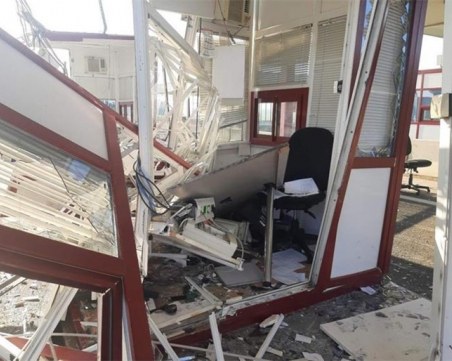 Българин се вряза с бус в унгарски ГКПП, момиче е с опасност за живота