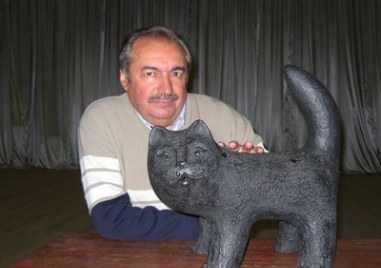 Украинският писател Сергей Дяченко почина на 77 годишна възраст Това съобщи