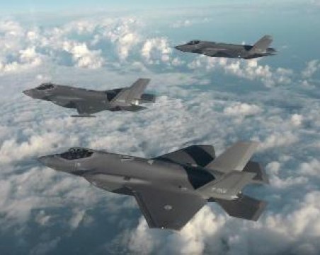 Авиошоу в небето край Пловдив, български и нидерландски асове със зрелищна демонстрация