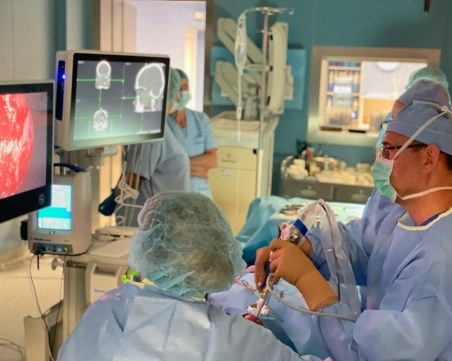 Сложна ендоскопска операция в Пловдив: Премахнаха тумор от синуса на жена в УМБАЛ 