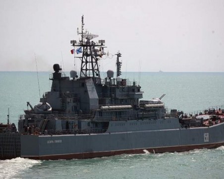 Украйна заяви, че е унищожила още един руски десантен кораб