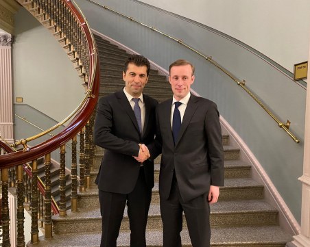 Кирил Петков с първи срещи на високо ниво в САЩ, получи подкрепа в борбата с корупцията