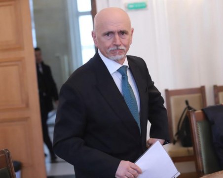 Министър Събев за протеста на превозвачите: Няма да се подадем на шантажа им