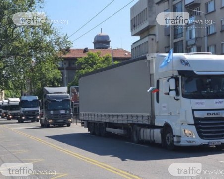 Протестни блокади в Пловдив днес! Превозвачи и строители гневни на властта - искат оставки