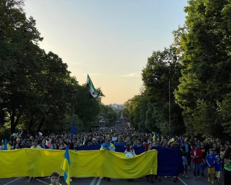 Тръгна шествие в София срещу 