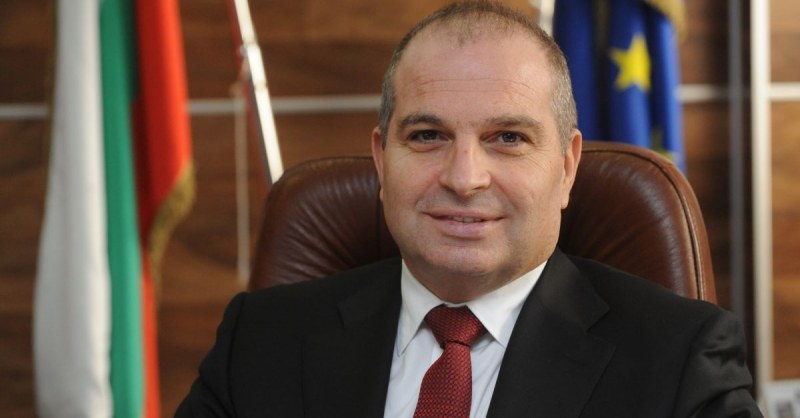 Гроздан Караджов: Няма да подам оставка, въвеждането на тол таксите остава