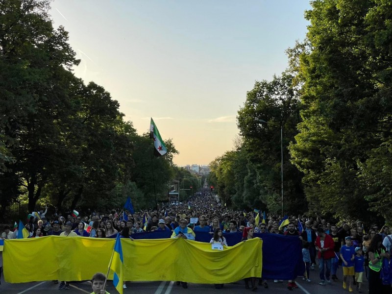 Тръгна шествие в София срещу