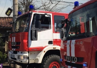 Лек автомобил изгоря при пожар вчера в пловдивското село Кадиево