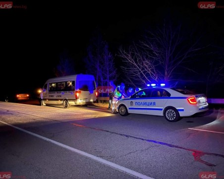 Бус с ученици катастрофира на Подбалканския път