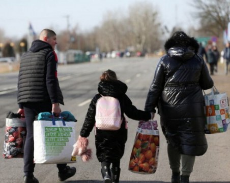 Министерството на туризма разплати допълнителни 4,7 милиона лева за украинските бежанци