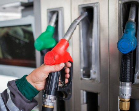 Обсъжда се по-ниска цена за 50 литра гориво месечно