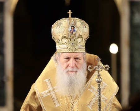 Патриарх Неофит падна и си счупи крака