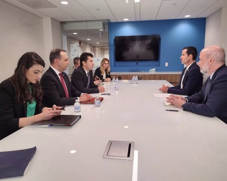 Петков договори среща на Световната банка с правителството в София