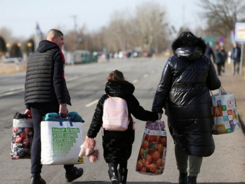 Министерството на туризма разплати допълнителни 4,7 милиона лева за украинските бежанци