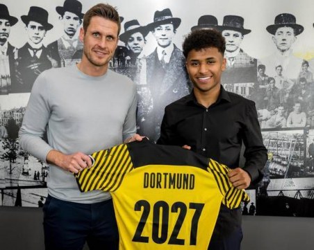 Борусия Дортмунд бързо представи заместника на Холанд