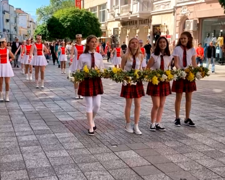 Две празнични шествия на ученици днес в Пловдив