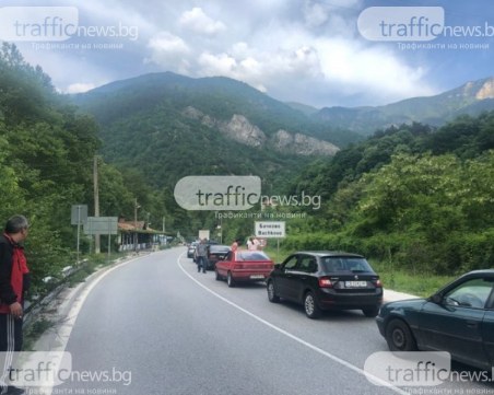 Ремонтират 215 км от пътната мрежа в Пловдивско, вижте къде