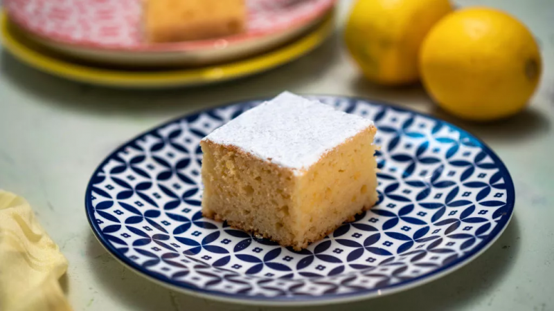 Лесна рецепта за печен лимонов кейк
