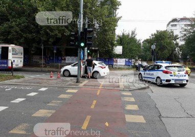 Тийнеджърка бе блъсната от лек автомобил вчера в Пловдив Инцидентът
