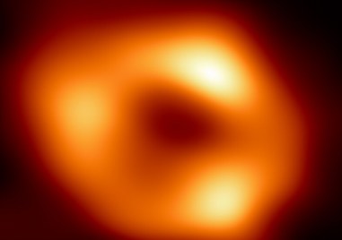 За първи път снимаха черната дупка в центъра на нашата