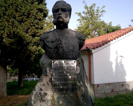 Ръсят отрова в паркове в Асеновград, куче и няколко котки са убити