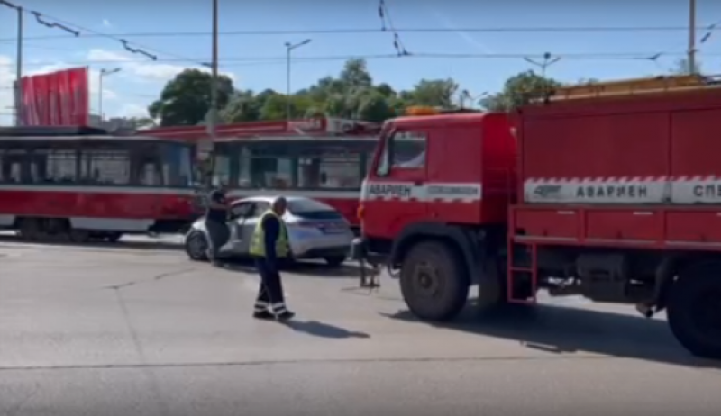 Катастрофа на кръстовището между булевардите &bdquo;Константин Величков&rdquo; и &bdquo;И. Е.