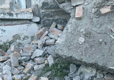 Тежък инцидент в Бургас 8 годишно дете пострада след като стена