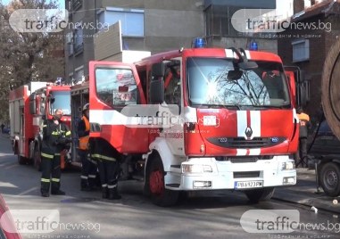 Пожар гори в мола на Цариградско шосе в София съобщава