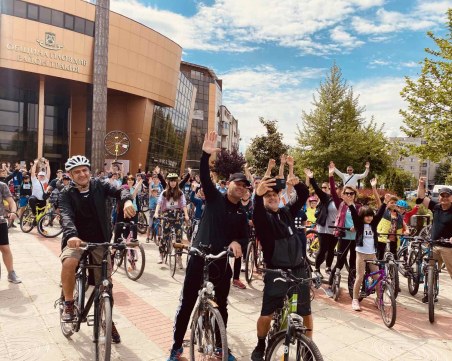 Легендата Йордан Йовчев повежда шествието в 