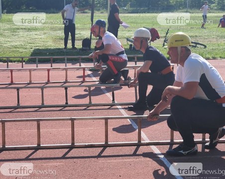 Най-добрите пловдивски пожарникари мерят сили в състезание по пожароприложен спорт