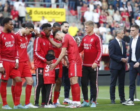 Твенте се сбогува трогателно с Лукоки