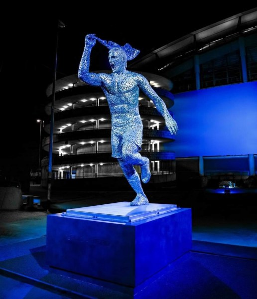 Манчестър Сити направи статуя на Агуеро