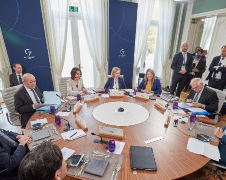 Г-7: Няма да признаем промяната на граници, които Русия иска