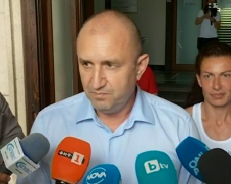 Радев: От правителството зависи дали тежката криза няма да ескалира в политическа криза