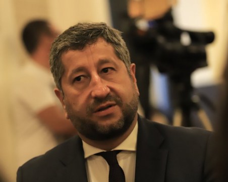 Христо Иванов: В тази сложна ситуация печели тропането по масата
