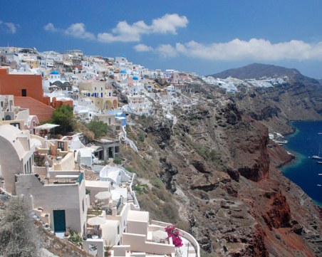 Силен трус на остров Санторини