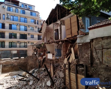 Две години, след като падна стена на къща в Пловдив, строителният надзор - глобен с 1000 лева