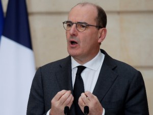 Премиерът на Франция подаде оставка, Макрон обявява наследника му