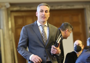 От Продължаваме промяната отговориха на критиките на партньора им във