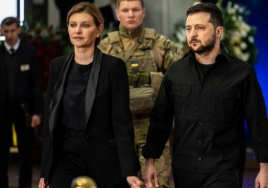 Президентът на Украйна Володимир Зеленски е видян със съпругата си